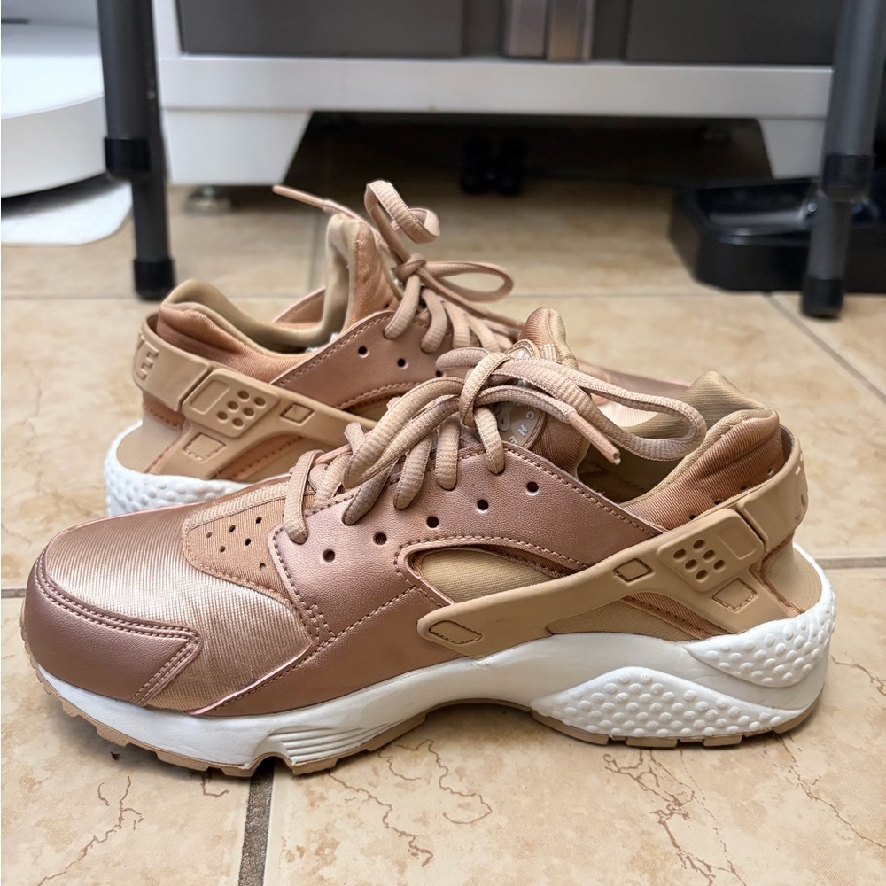 Nike Huarache Rose Sneakers